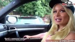 User filmt versautes Ficken mit geiler deutscher Blondine